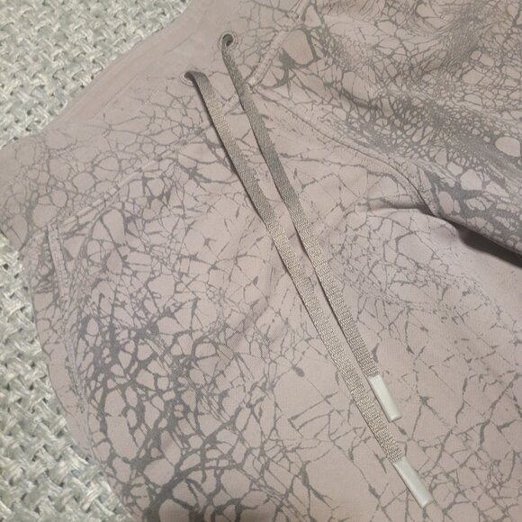 lululemon athletica Gray Patterned Joggers - Picture 4 of 5